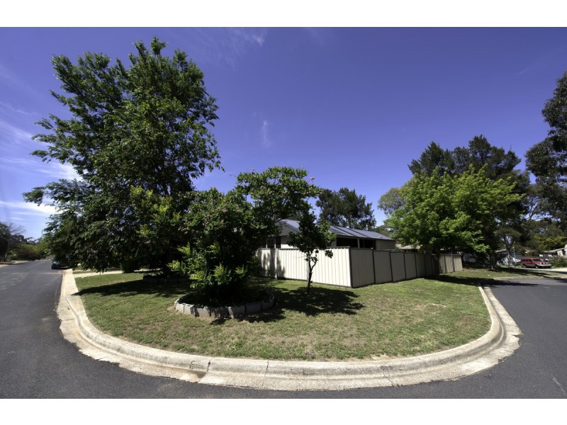 2 Forsyth Place, Charnwood ACT 2615