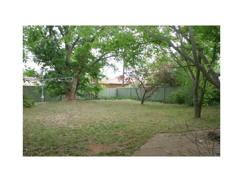 23 Clubbe Crescent, Macgregor ACT 2615