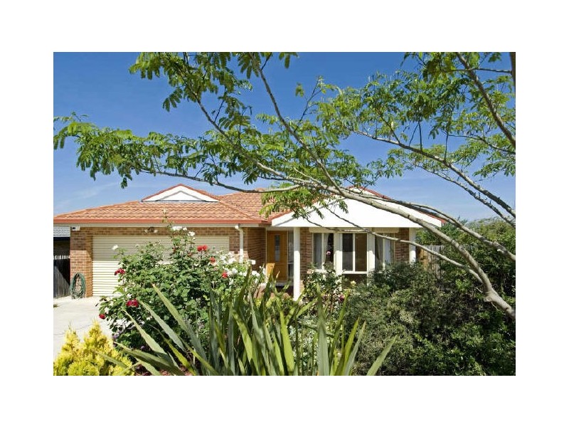 2 Tarrant Crescent, Dunlop ACT 2615