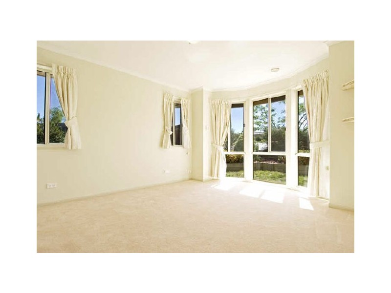 2 Tarrant Crescent, Dunlop ACT 2615