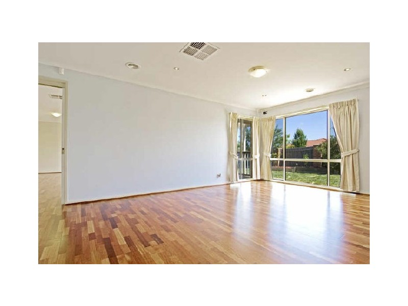 2 Tarrant Crescent, Dunlop ACT 2615