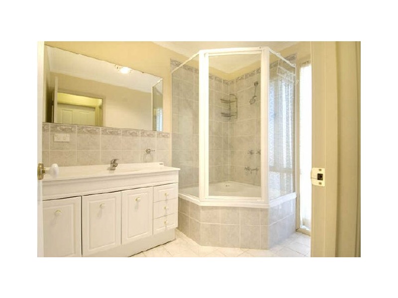 2 Tarrant Crescent, Dunlop ACT 2615