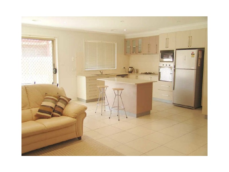21 Overbury Street, Dunlop ACT 2615