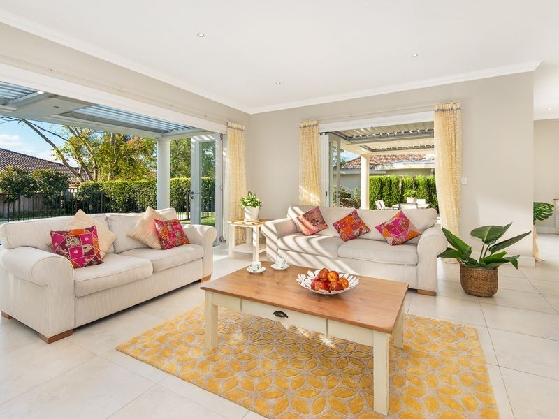 8A The Crest, Killara NSW 2071