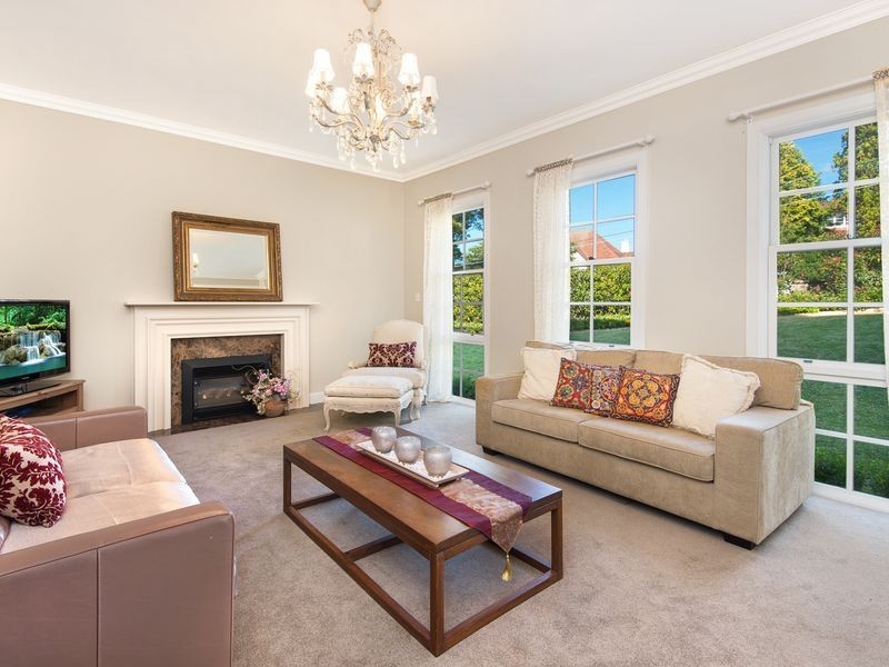 8A The Crest, Killara NSW 2071