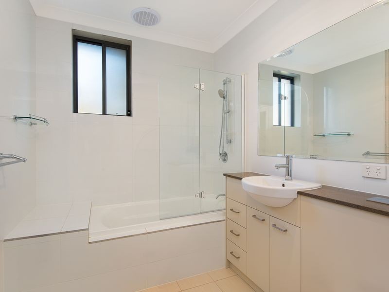 5/6 Shinfield Avenue, St Ives NSW 2075