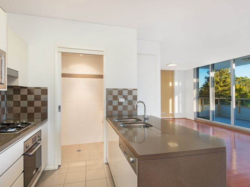 U602/12 avon road, Pymble NSW 2073