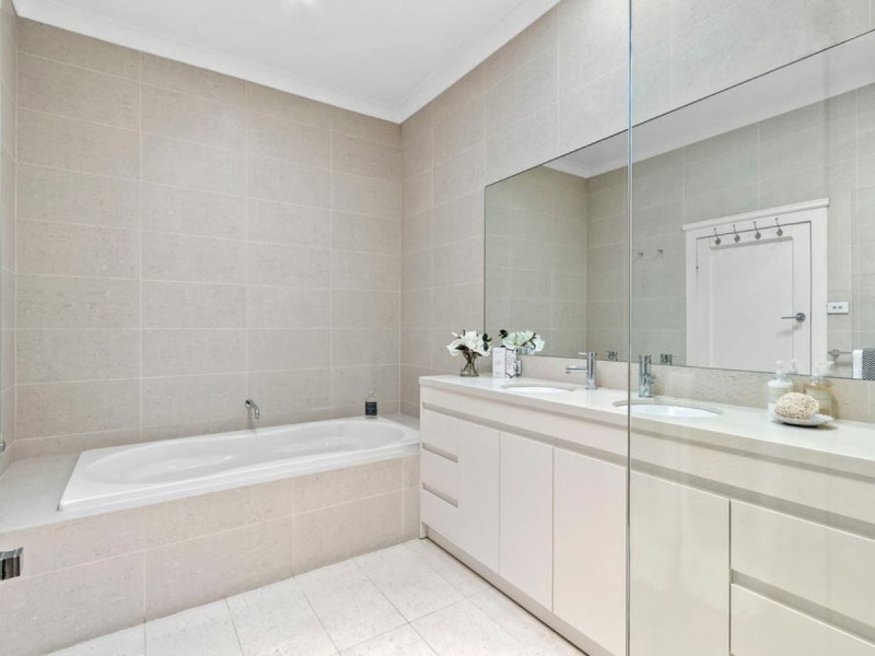 95 Livingstone Ave, Pymble NSW 2073