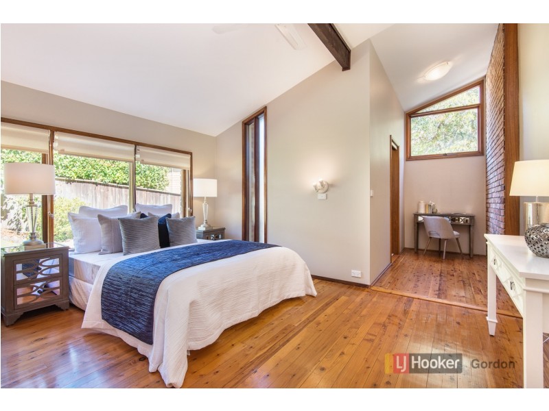 1 Doncaster Ave, West Pymble NSW 2073