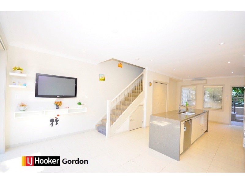6/6 Shinfield Ave, St Ives NSW 2075