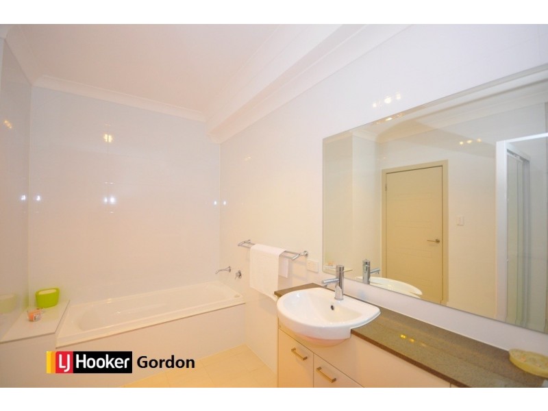 6/6 Shinfield Ave, St Ives NSW 2075