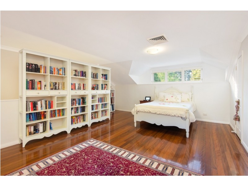 4 Bettowynd Road, Pymble NSW 2073