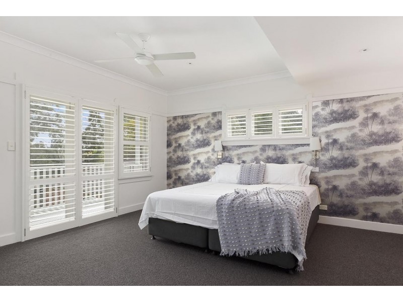 4 Lone Pine Avenue, Chatswood NSW 2067