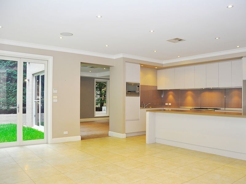 18 Greenway Drive, Pymble NSW 2073