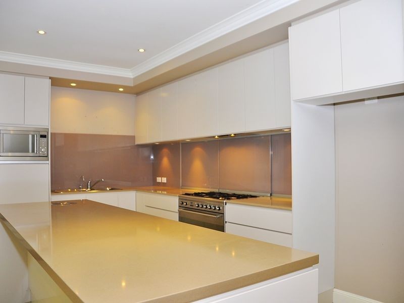 18 Greenway Drive, Pymble NSW 2073