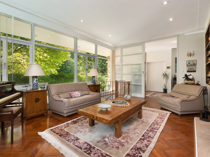 16 Livingstone Avenue, Pymble NSW 2073