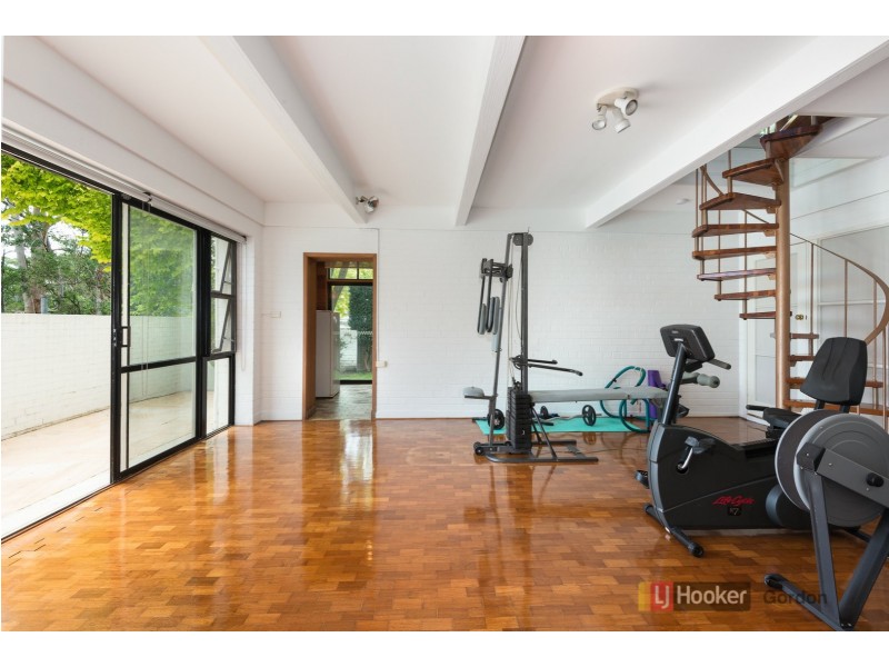 16 Livingstone Avenue, Pymble NSW 2073