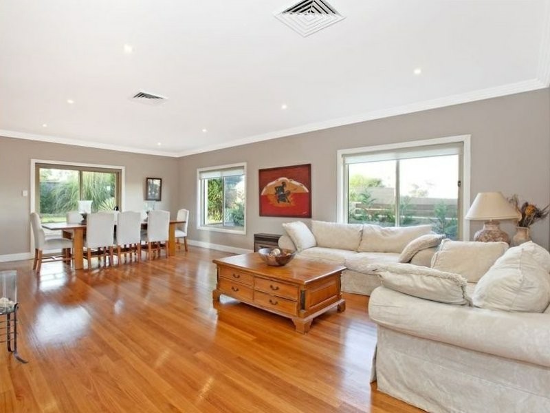 12 Paramount Close, Belrose NSW 2085