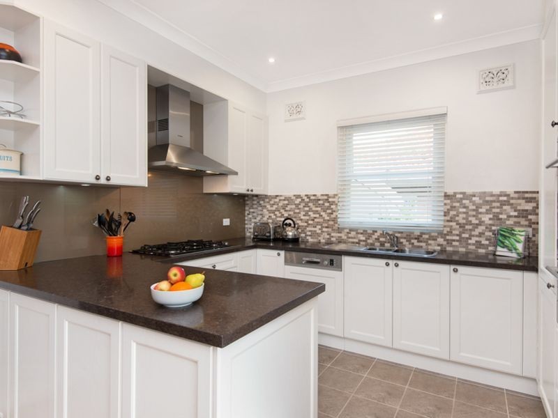 16 Spurwood Rd, Turramurra NSW 2074