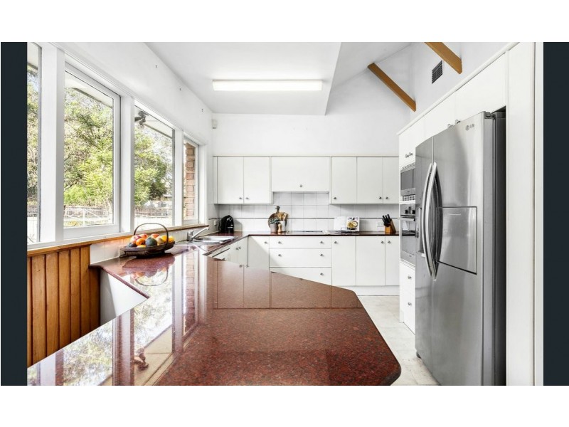 5 Lofberg Road, Pymble NSW 2073