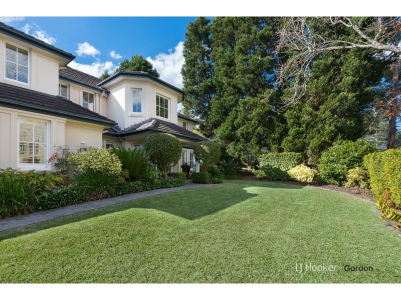 6 Maunder Avenue, St Ives NSW 2075