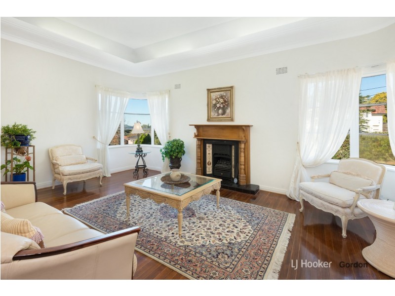 10 The Crest, Killara NSW 2071