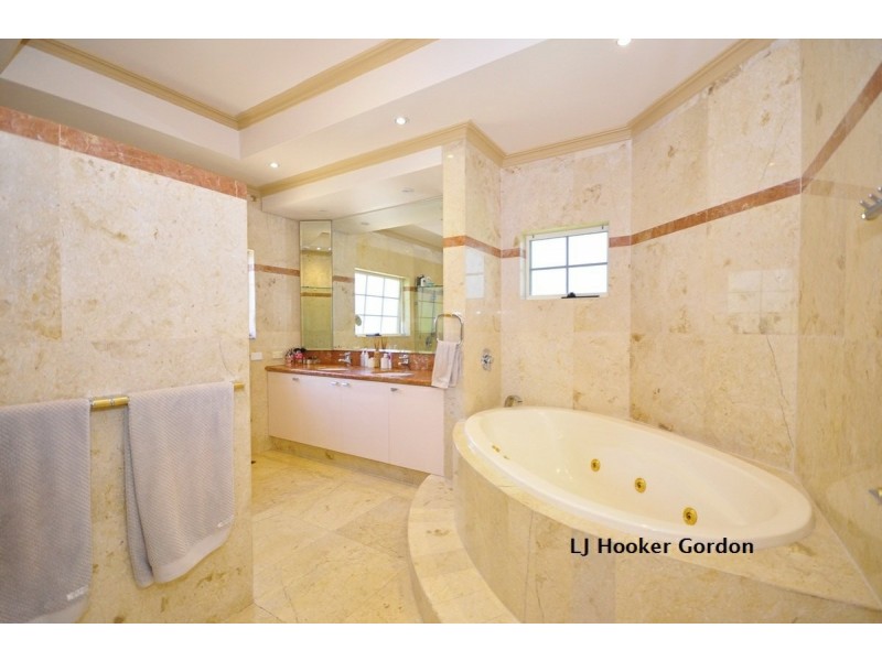 7 Bromley Ave, Pymble NSW 2073