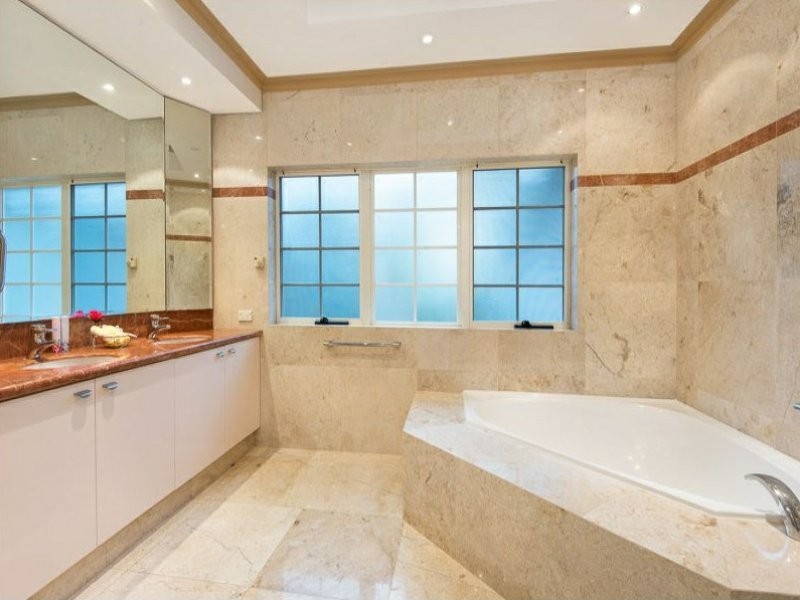 7 Bromley Ave, Pymble NSW 2073