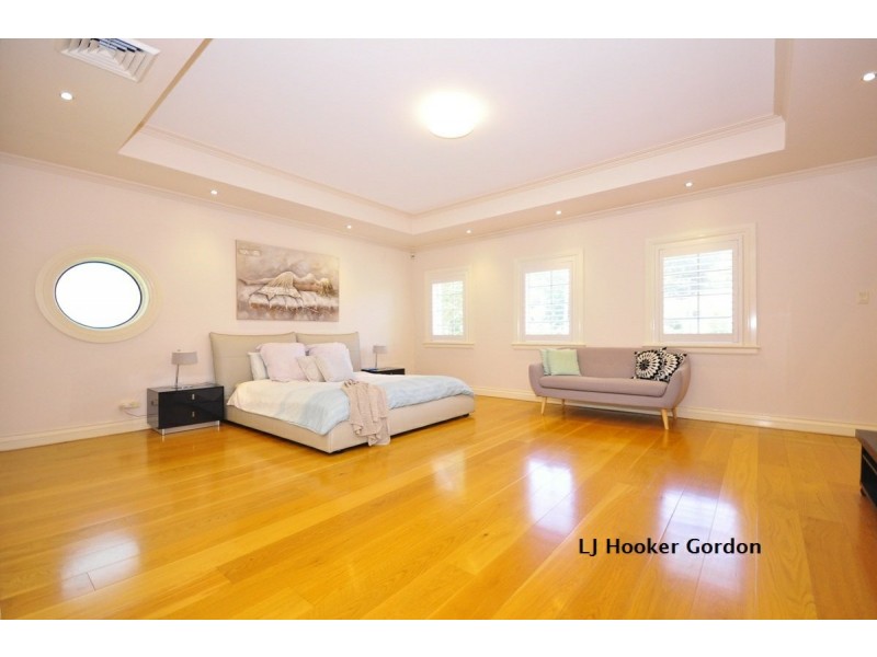 7 Bromley Ave, Pymble NSW 2073