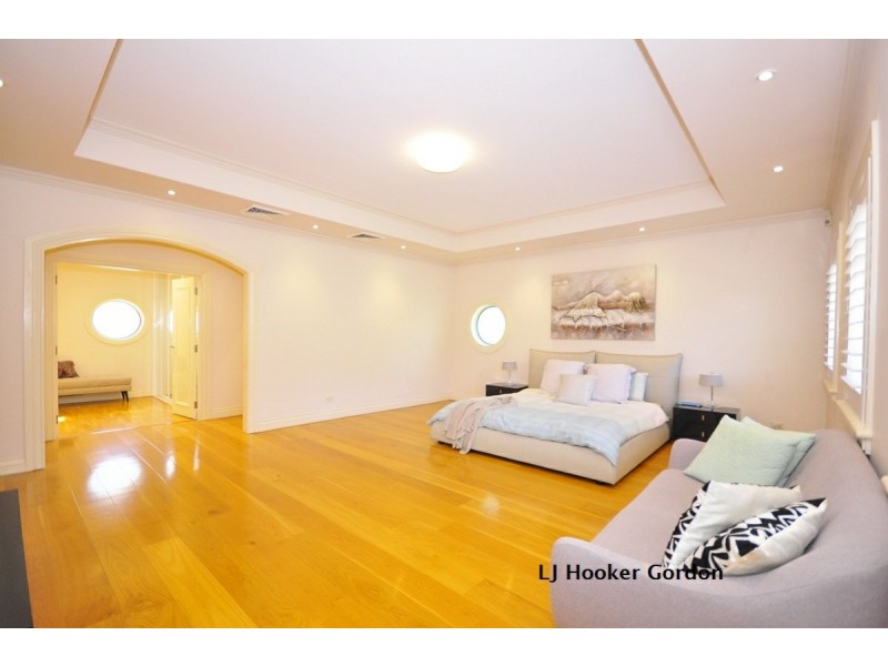 7 Bromley Ave, Pymble NSW 2073