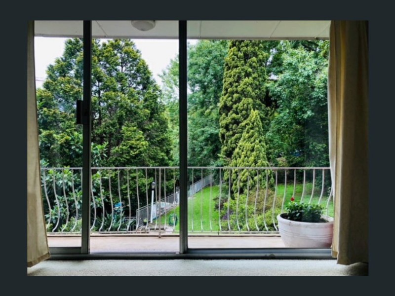 8 Bloomsbury Ave, Pymble NSW 2073