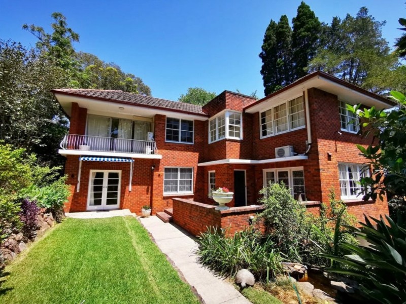 8 Bloomsbury Ave, Pymble NSW 2073