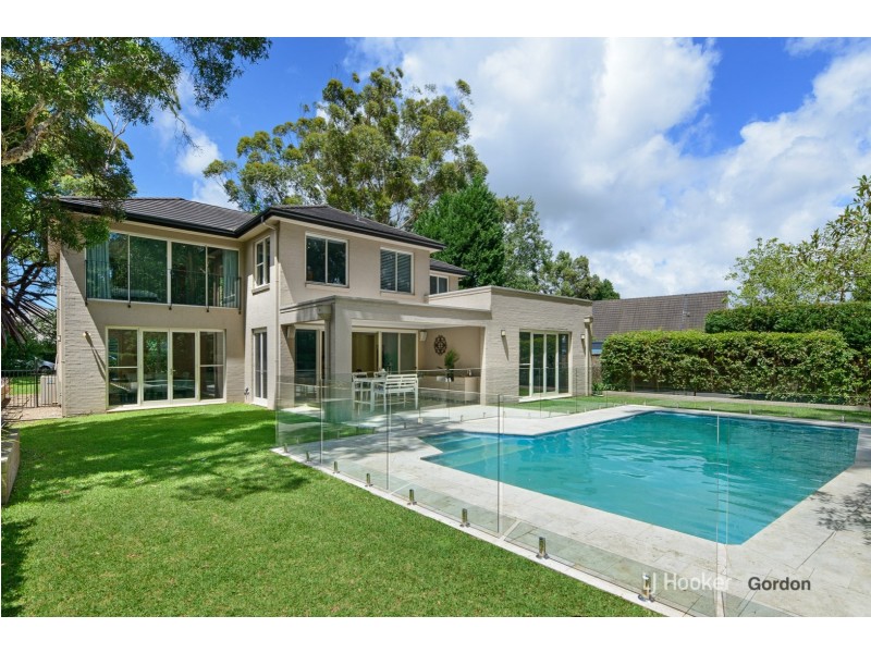 18 Greenway Drive, Pymble NSW 2073