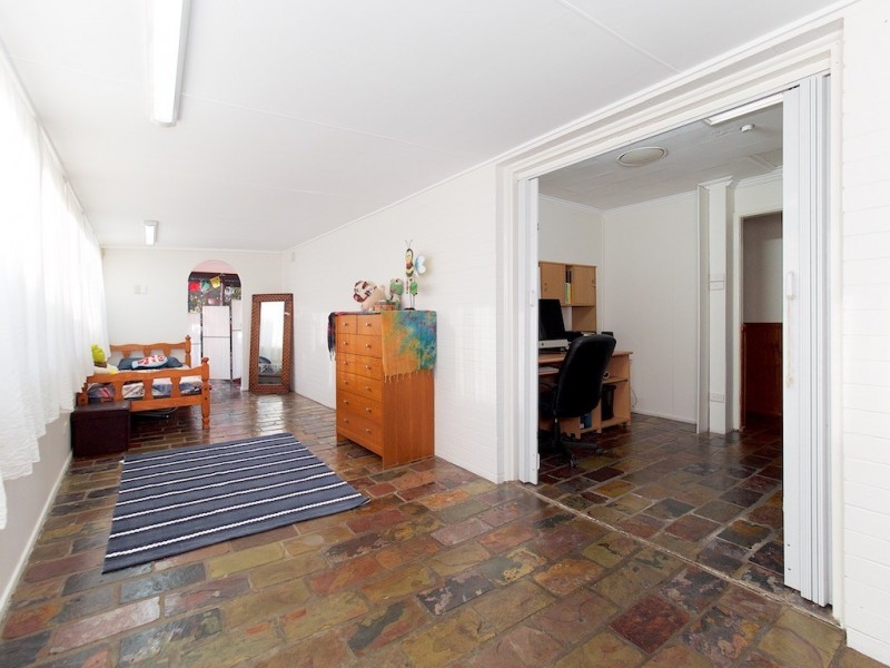 4 Floyd Street, Woodridge QLD 4114