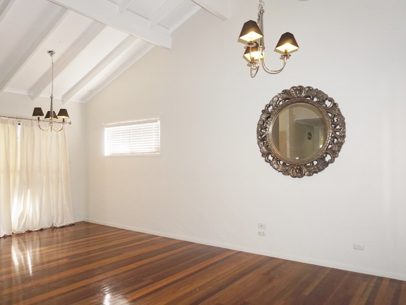 25 Barbaralla Drive, Springwood QLD 4127