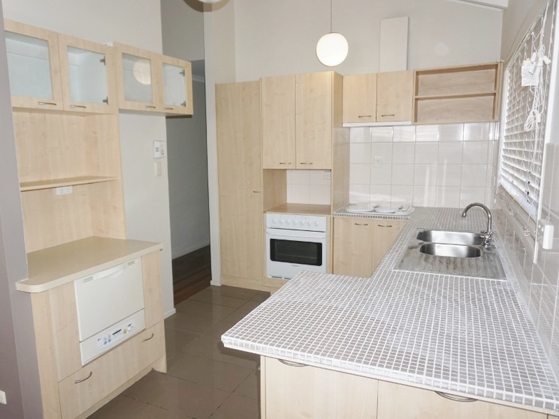 25 Barbaralla Drive, Springwood QLD 4127