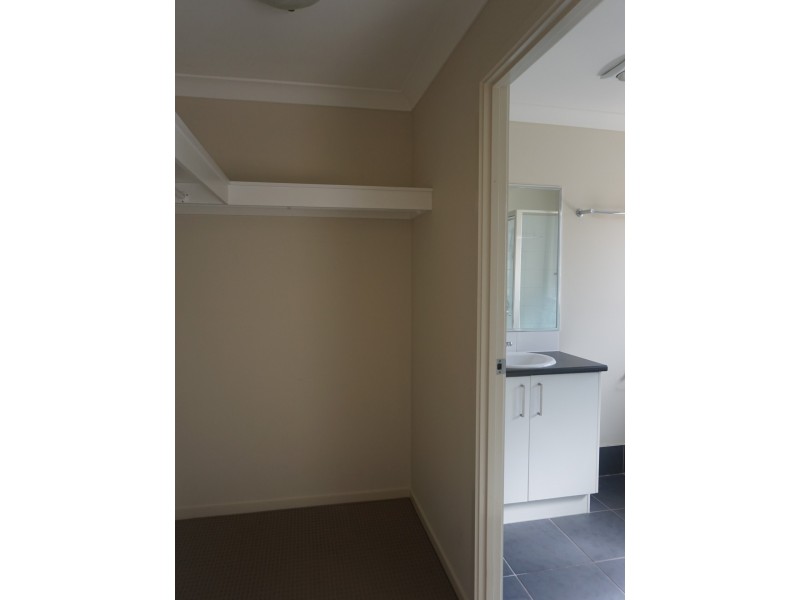 27 Moondarra Street, Pimpama QLD 4209
