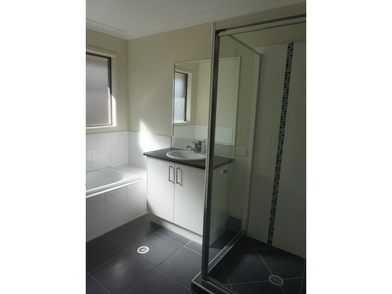27 Moondarra Street, Pimpama QLD 4209