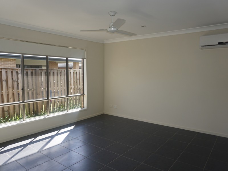 27 Moondarra Street, Pimpama QLD 4209