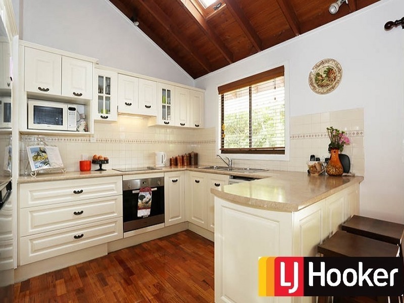 103 Blackberry Street, Mansfield QLD 4122