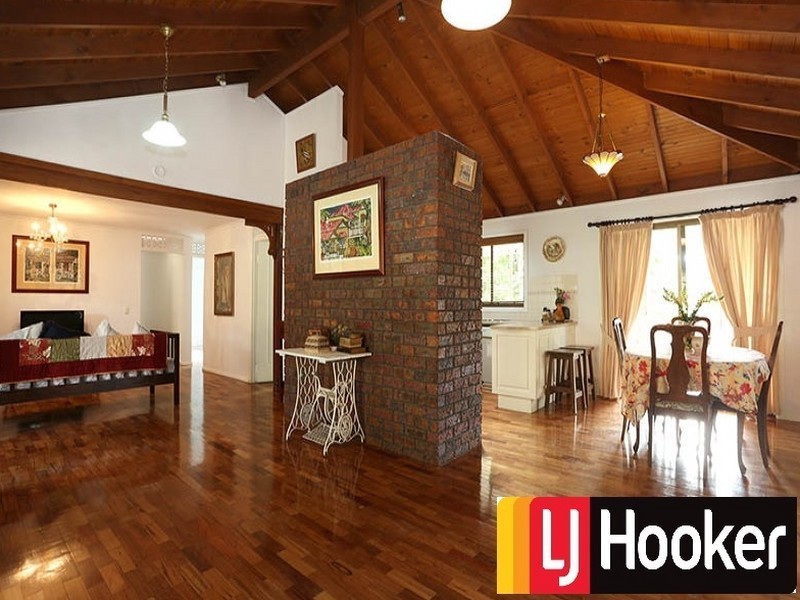 103 Blackberry Street, Mansfield QLD 4122