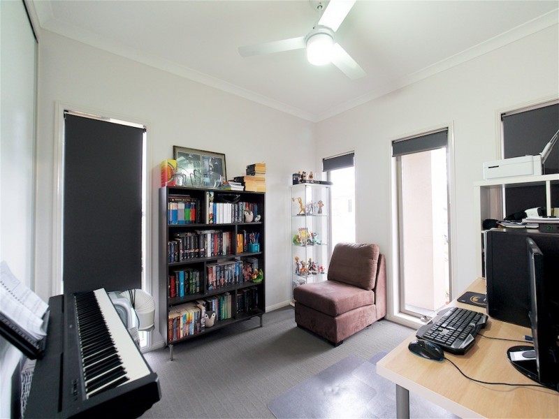 9 Copal Drive, Logan Reserve QLD 4133