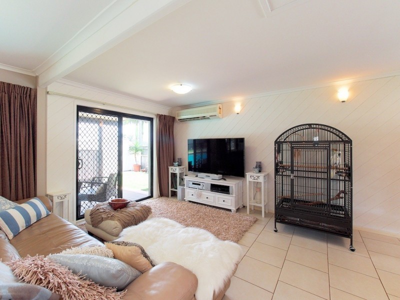 22 Willoughby Crescent, Springwood QLD 4127