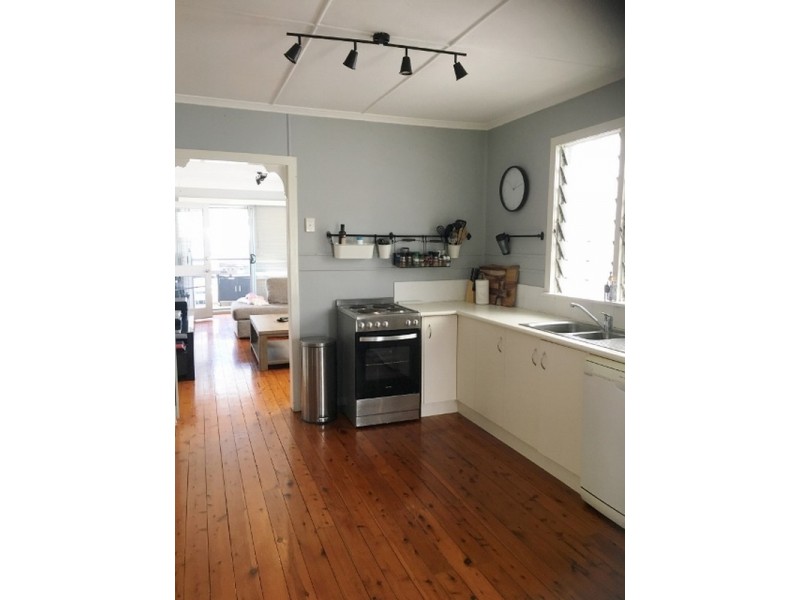 305 Upper Esplanade, Manly QLD 4179