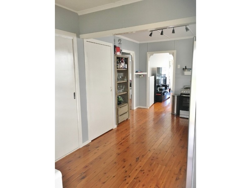 305 Upper Esplanade, Manly QLD 4179