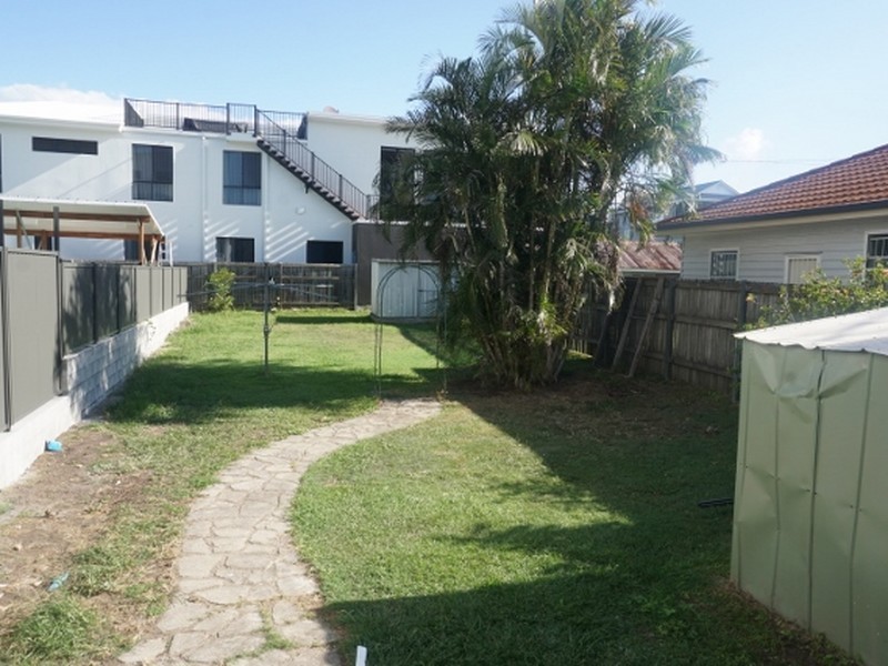 305 Upper Esplanade, Manly QLD 4179
