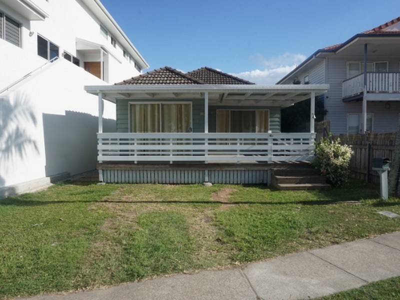 305 Upper Esplanade, Manly QLD 4179