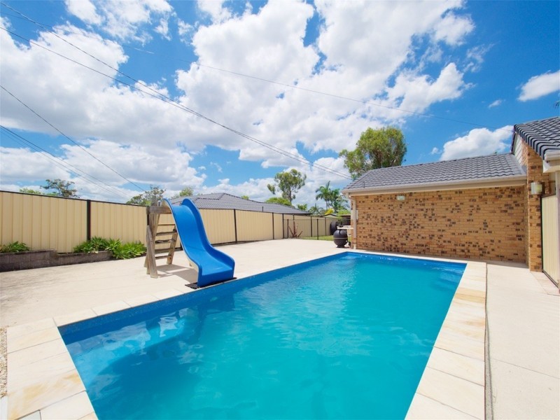 7 Parkroyal Crescent, Regents Park QLD 4118