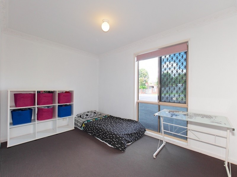 7 Parkroyal Crescent, Regents Park QLD 4118