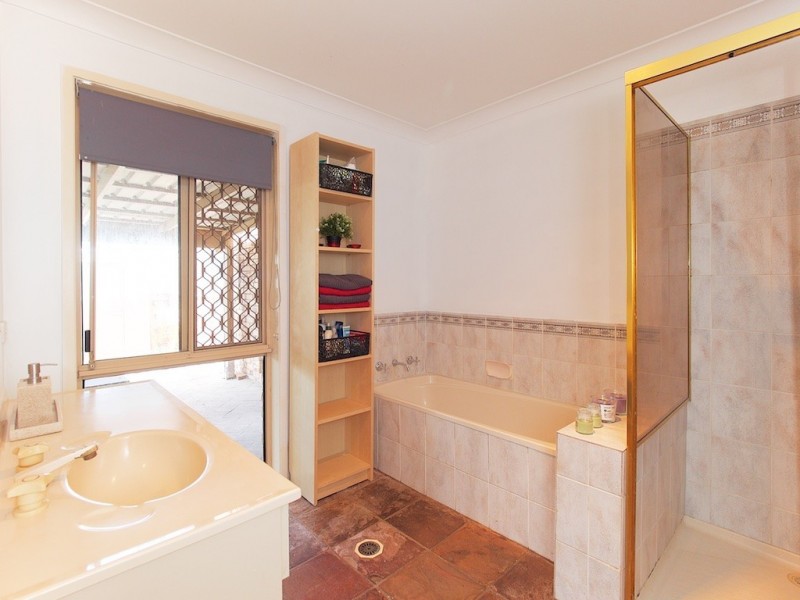 7 Parkroyal Crescent, Regents Park QLD 4118